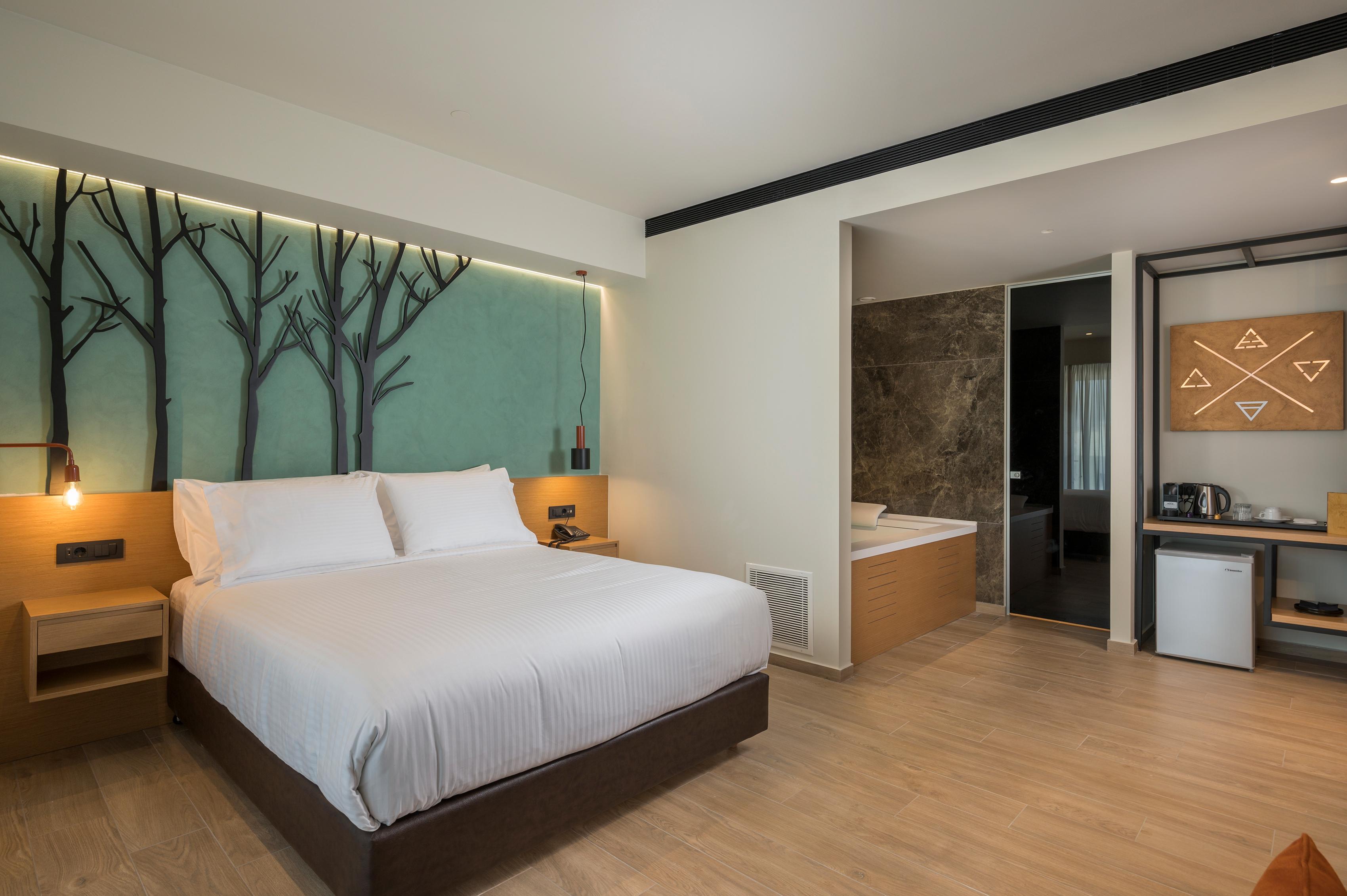 Hyperion & 4* Chania (Crete)